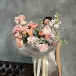 Душа моя: французские розы, ранункулюсы и твидия с доставкой в Санкт- Петербурге - Фотография 1