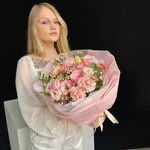 Цветы, которые распускаются по ночам: авторский букет в нежной гамме в Санкт-Петербурге - Фотография 1