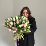 Микс 51 розового и белого тюльпана под ленту - Фотография 4