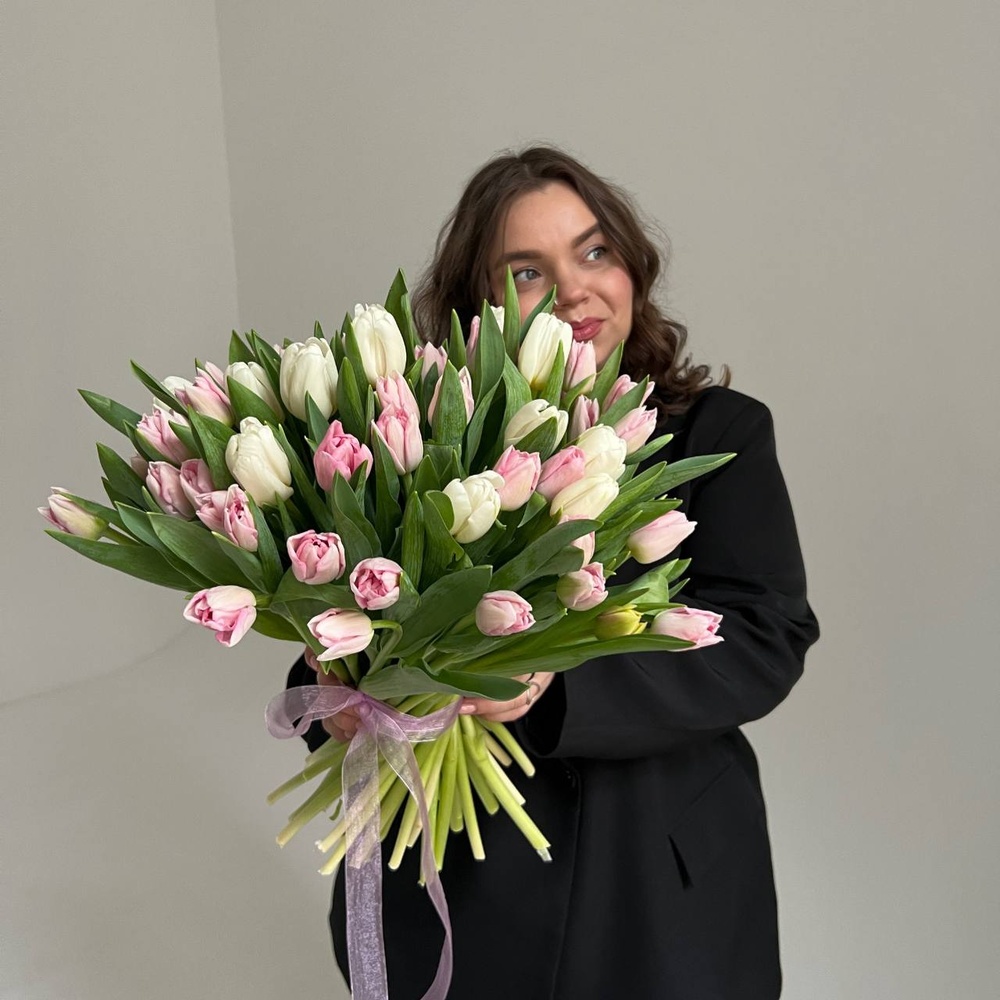 Смятая постель: 51 тюльпан под ленту