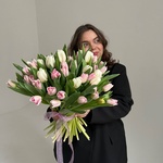 Микс 51 розового и белого тюльпана под ленту - Фотография 5