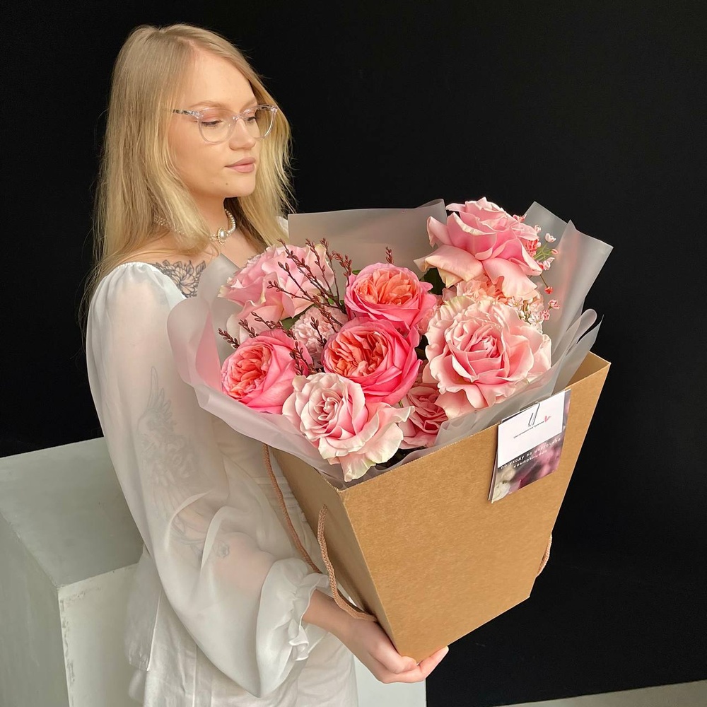 Свет моих очей: авторский букет с французскими розами 