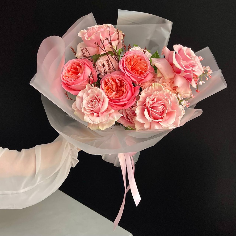 Свет моих очей: авторский букет с французскими розами 