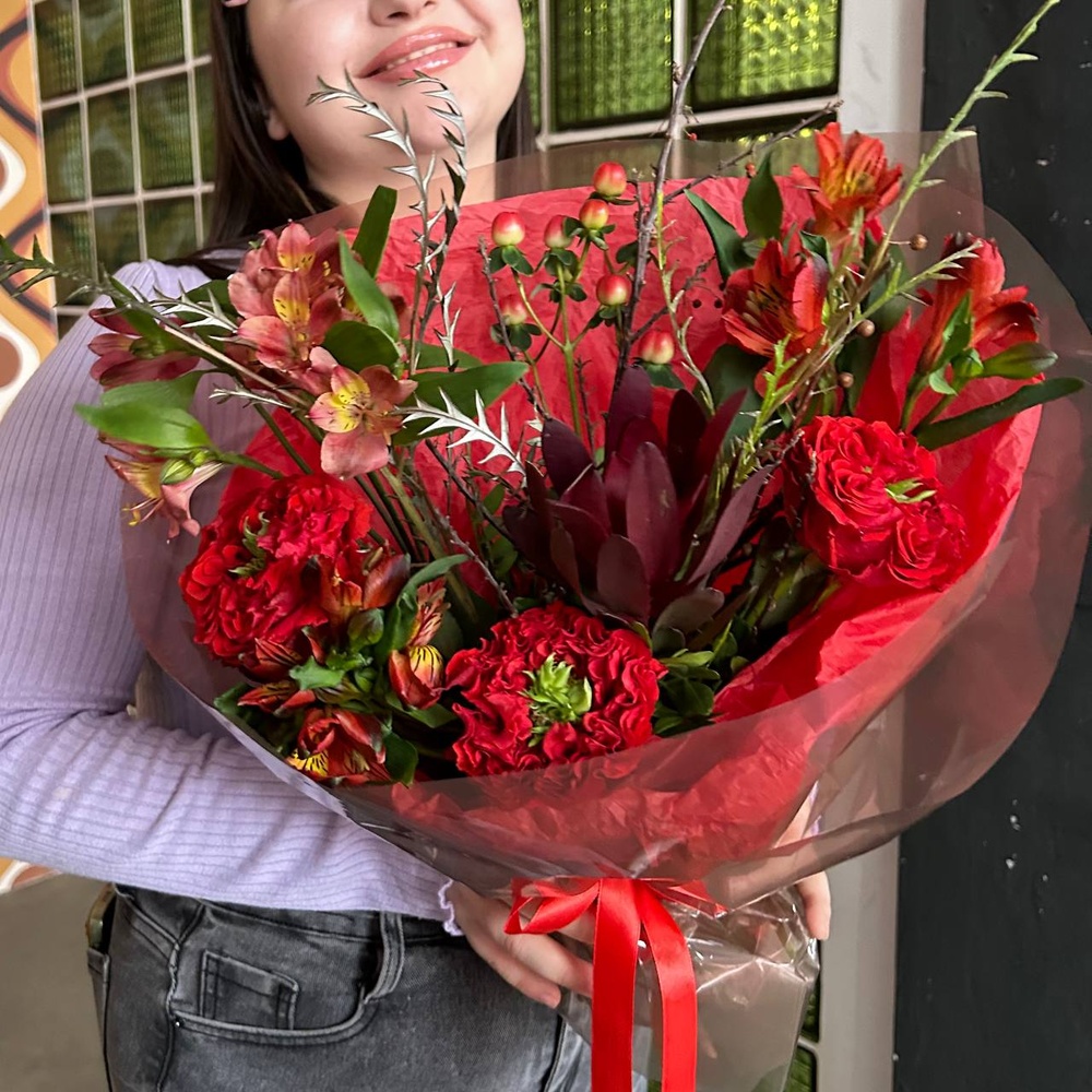 Твое сердце заМерло: стойкие розы Рэд Ай и альстромерия!