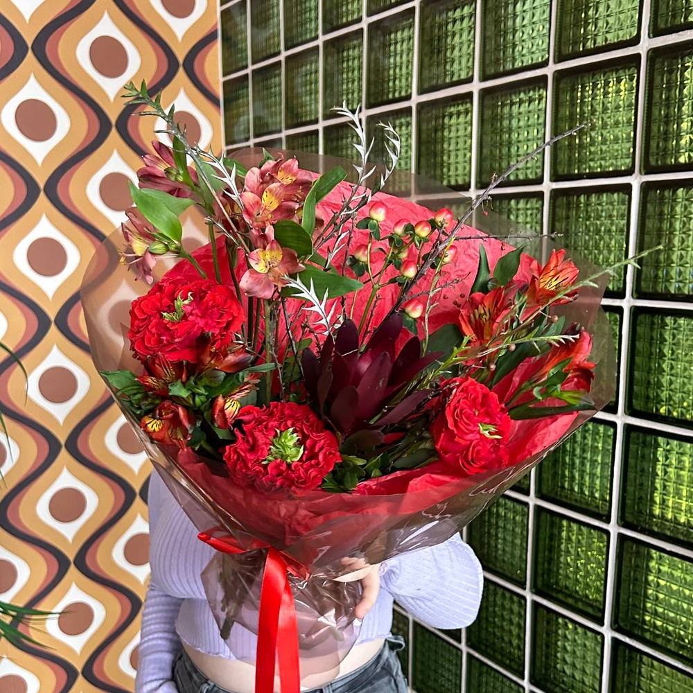 Твое сердце заМерло: стойкие розы Рэд Ай и альстромерия!