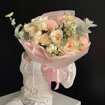 Постучись в мою дверь: авторский букет в нежной гамме в Санкт-Петербурге - Фотография 1