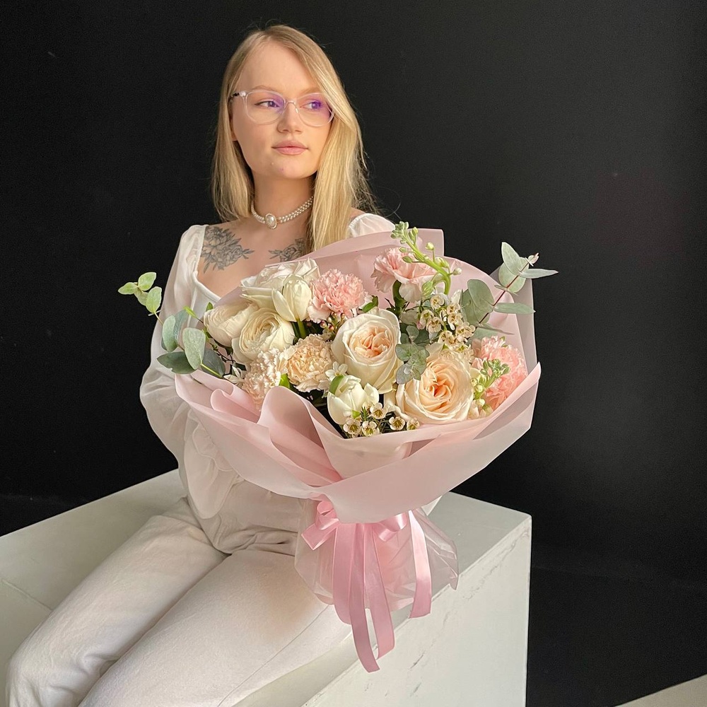 Постучись в мою дверь: авторский букет в нежной гамме 