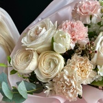 Постучись в мою дверь: авторский букет в нежной гамме в Санкт-Петербурге - Фотография 8