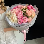 Больше, чем любовь: авторский букет в нежной гамме в Санкт-Петербурге - Фотография 1