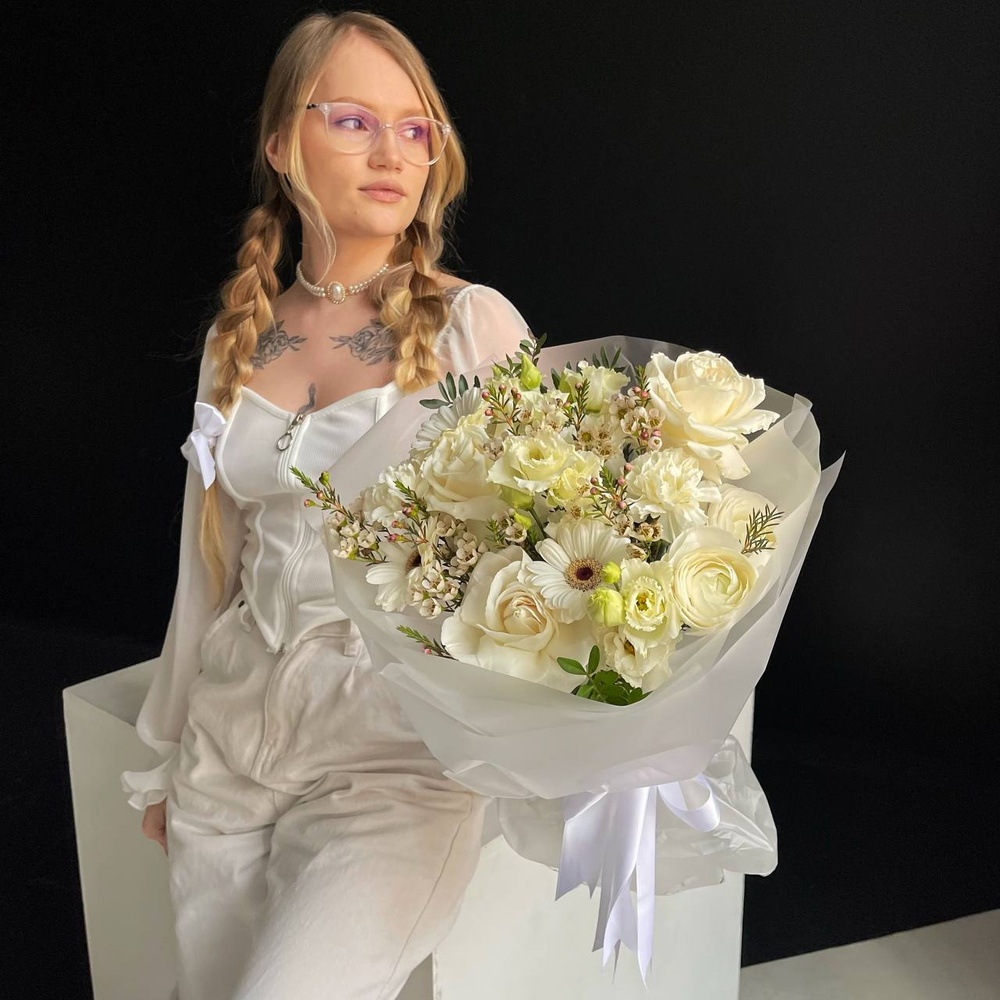 Вечное сияние чистого разума: авторский букет в белоснежной гамме