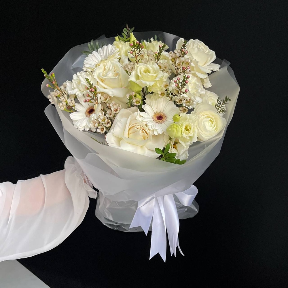 Вечное сияние чистого разума: авторский букет в белоснежной гамме