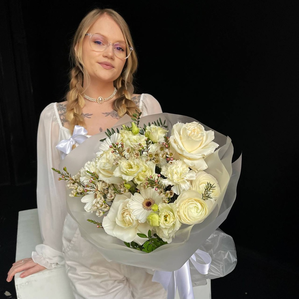 Вечное сияние чистого разума: авторский букет в белоснежной гамме