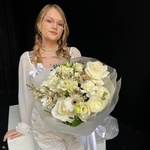 Вечное сияние чистого разума: авторский букет в белоснежной гамме в Санкт-Петербург - Фотография 5