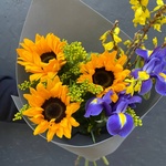 Ириска: подсолнухи и ирисы в Санкт-Петербурге - Фотография 3