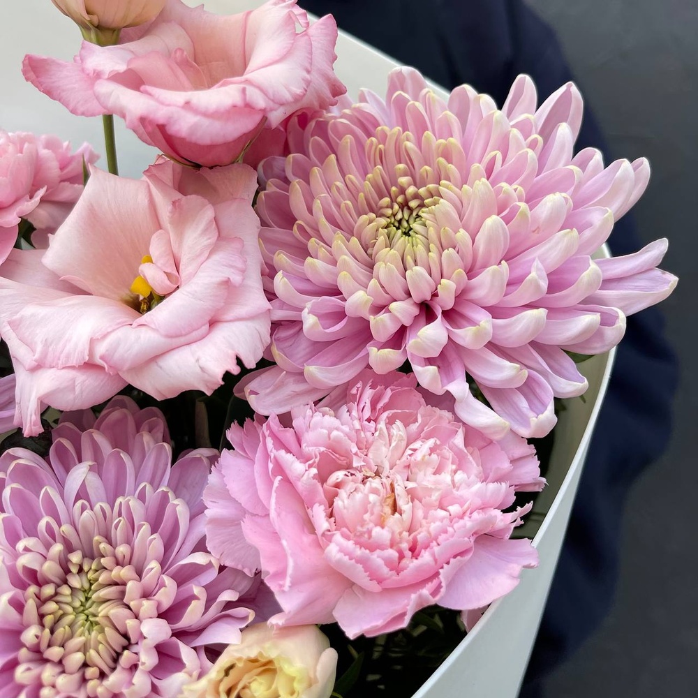 Сиреневые грезы: стойкие хризантемы и другие цветы