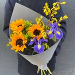 Ириска: подсолнухи и ирисы в Санкт-Петербурге - Фотография 2