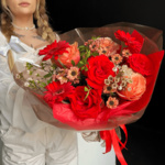 50 первых поцелуев: авторский букет в красной гамме в Санкт-Петербурге - Фотография 2