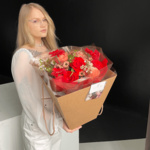 50 первых поцелуев: авторский букет в красной гамме в Санкт-Петербурге - Фотография 3