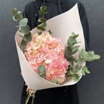 В самое сердце: розовая гортензия и эвкалипт в Санкт-Петербурге - Фотография 2