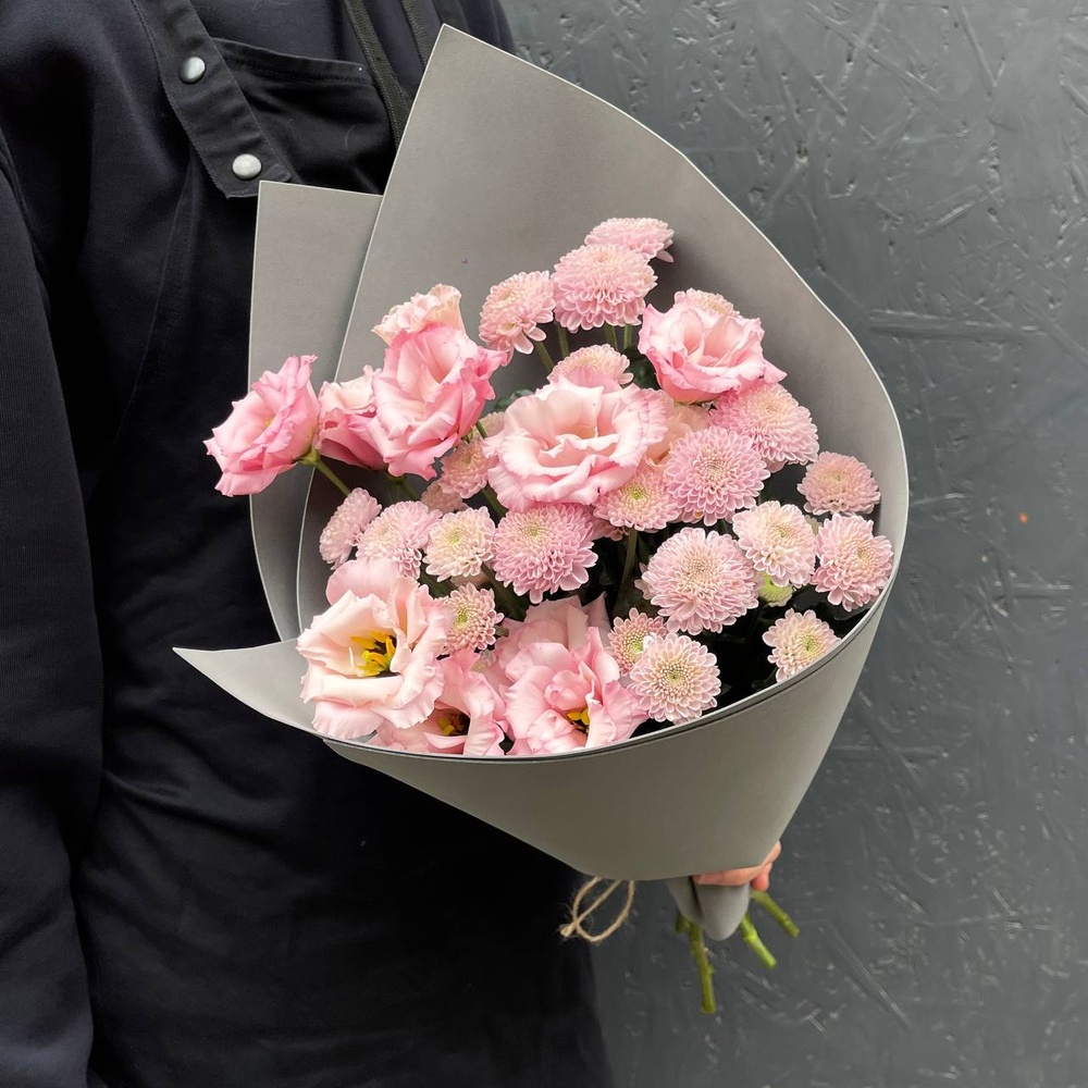 Пинк Сюр: стойкие хризантемы и лизиантус