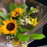 Полночное солнце: авторский букет с подсолнухами в Санкт-Петербурге - Фотография 5