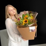 Полночное солнце: авторский букет с подсолнухами в Санкт-Петербурге - Фотография 1