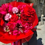 Вальпургиева ночь: букет с французскими и стойкими пионовидными розами - Фотография 2 Вальпургиева ночь: букет с французскими и стойкими пионовидными розами - Фотография 2