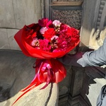 Вальпургиева ночь: букет с французскими и стойкими пионовидными розами - Фотография 6 Вальпургиева ночь: букет с французскими и стойкими пионовидными розами - Фотография 6