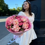 Помощник режиссера: букет из французских и кустовых роз - Фотография 1