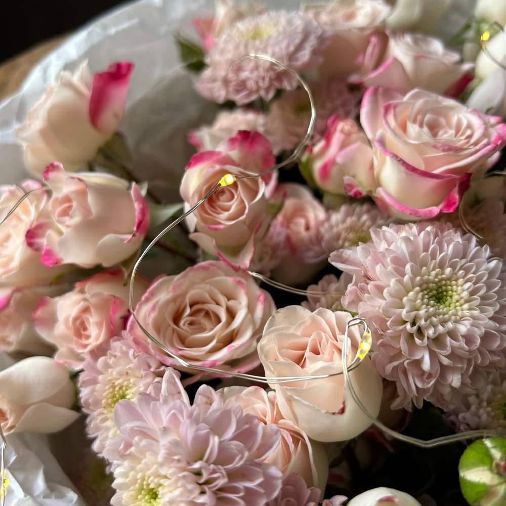 Букет с гирляндой О-ля-ля. С доставкой на дом