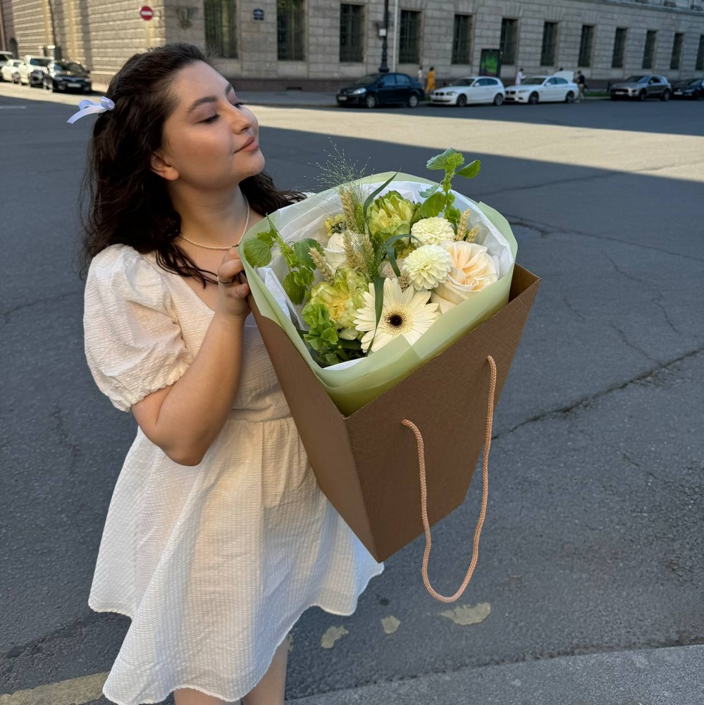 Лючия Лемурмур: зеленые розы, ароматные и стойкие цветы в гамме Мариинского театра