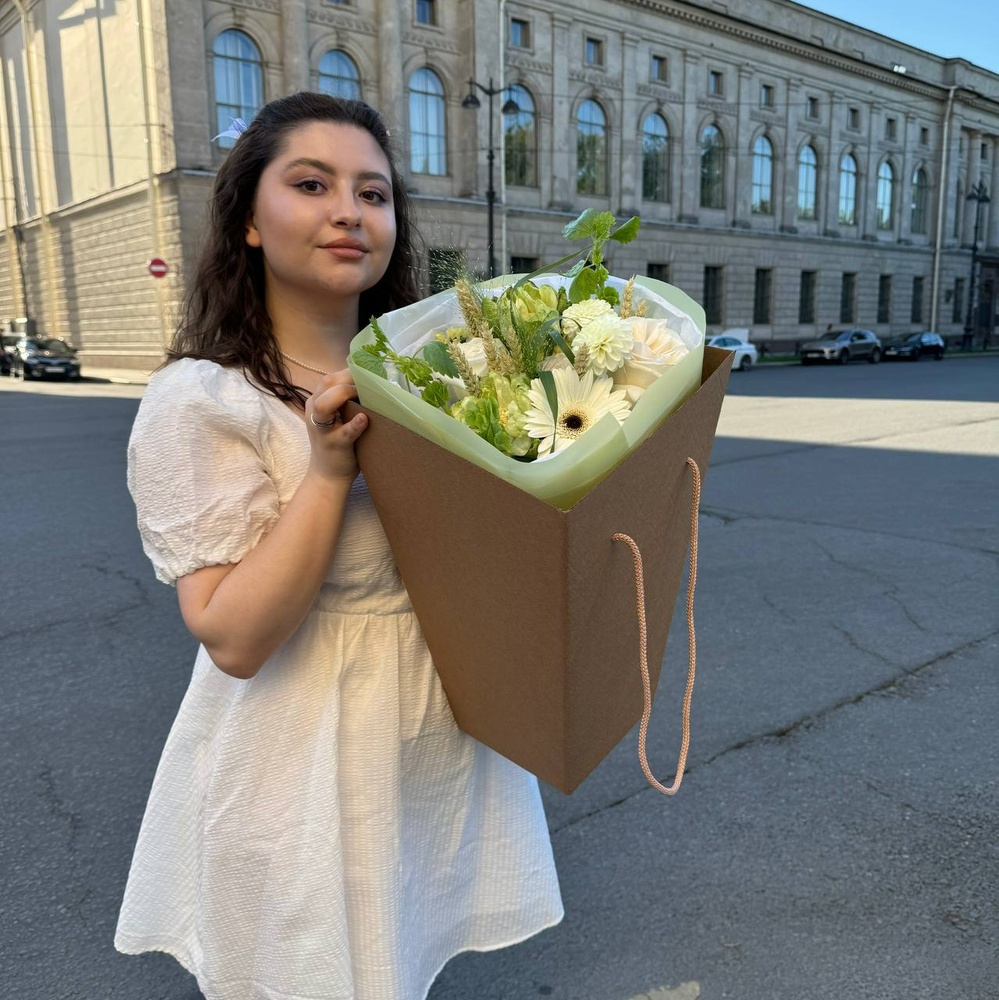 Лючия Лемурмур: зеленые розы, ароматные и стойкие цветы в гамме Мариинского театра