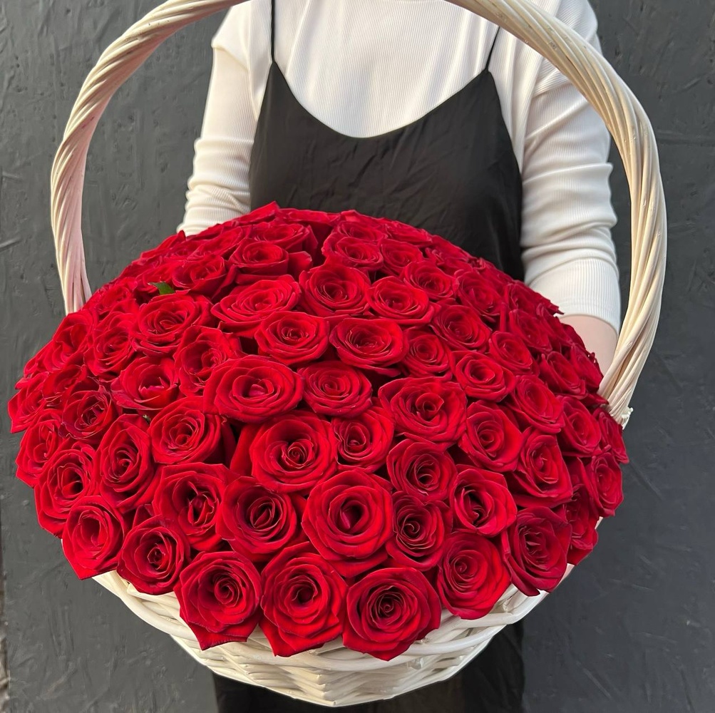 101 красная роза в корзине