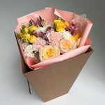 Букет «Слаженная команда» с пионовидной розой с бесплатной доставкой по Санкт-Петербургу - Фотография 4