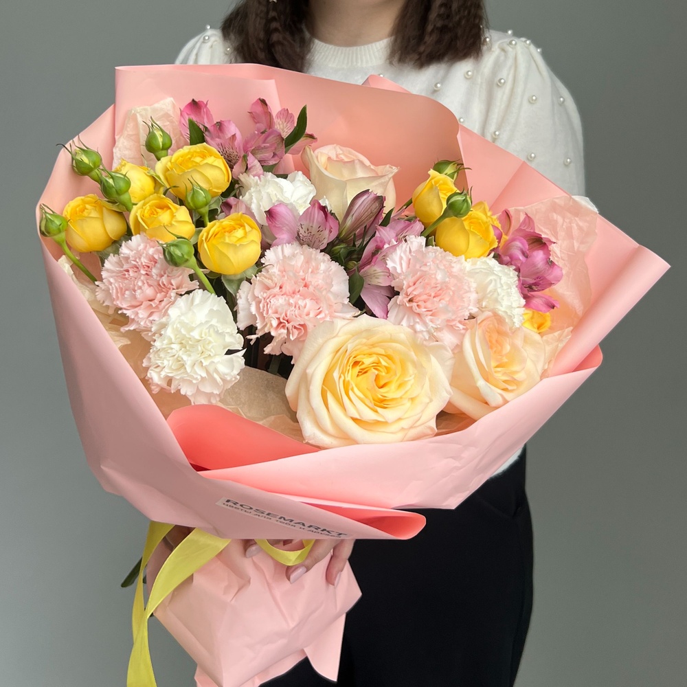 Букет «Слаженная команда» с пионовидной розой с бесплатной доставкой по Санкт-Петербургу