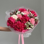 Букет «Малиновый пиджак» с французской розой   с бесплатной доставкой по Санкт-Петербургу - Фотография 1