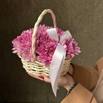 Для мамы: корзина с сиреневой хризантемой - Фотография 5