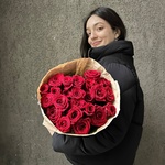 25 алых роз по акции - Фотография 1