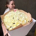 Розы белые недорого: 51 цветок, высота 50 см - Фотография 2