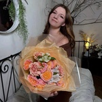 Букет «Тепло воспоминаний: пионовидная роза + аквабокс и коробка переноска» - Фотография 2