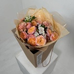 Букет «Тепло воспоминаний: пионовидная роза + аквабокс и коробка переноска» - Фотография 6