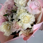 Букет «Родные объятия: французская роза + аквабокс и коробка-переноска» - Фотография 7