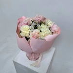 Букет «Родные объятия: французская роза + аквабокс и коробка-переноска» - Фотография 6