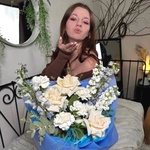 Букет «Целую тебя сквозь километры: голубой дельфиниум + аквабокс и коробка-переноска» - Фотография 7