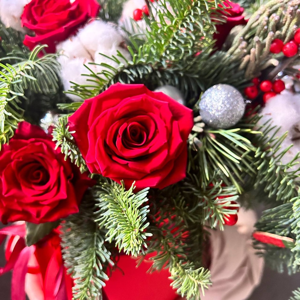 Цветочный новогодний подарок с Раффаэлло