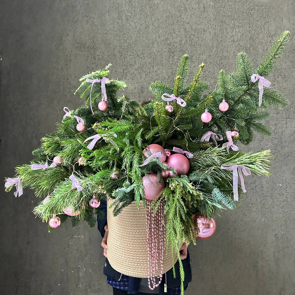 Норвежский лес в розовых цветах