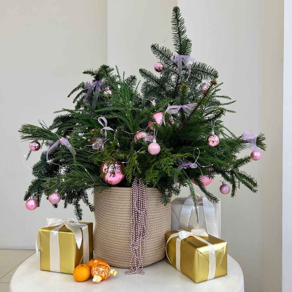 Норвежский лес в розовых цветах