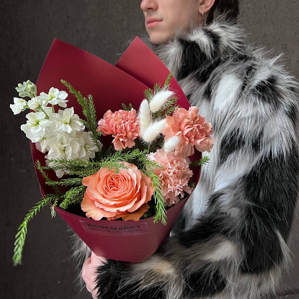 Рябины гроздья алые: карамельные диантусы и пионовидная роза