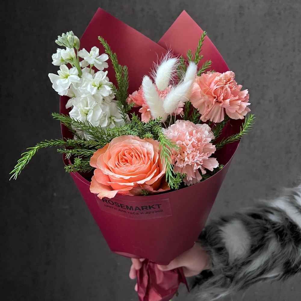 Рябины гроздья алые: карамельные диантусы и пионовидная роза