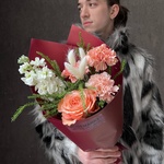 Рябины гроздья алые: карамельные диантусы и пионовидная роза - Фотография 2